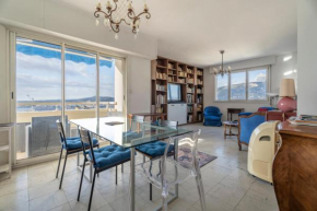 Vue panoramique, grand appartement 2 chambres à Toulon